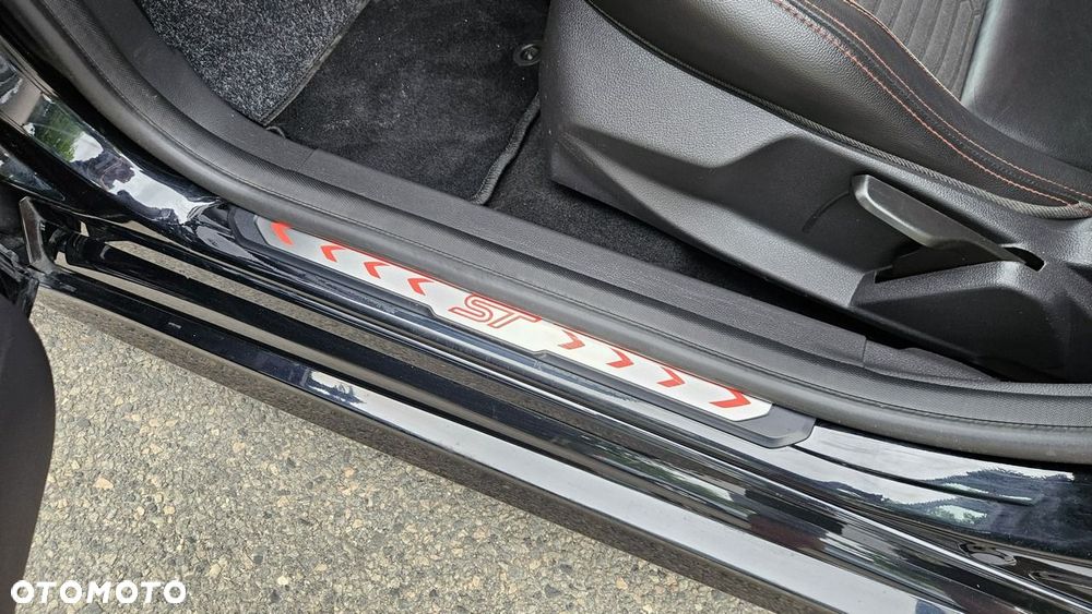 Ford Focus 2.0 EcoBoost ST mit Leder-Sport-Paket - 25