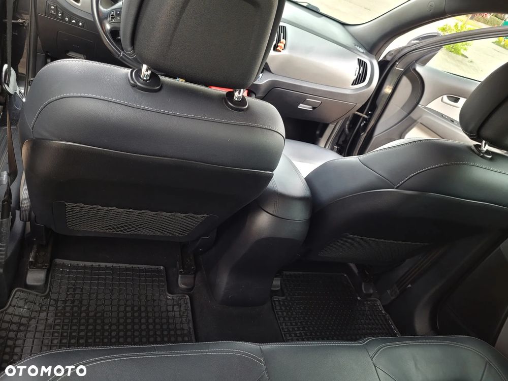 Kia Sportage - 11