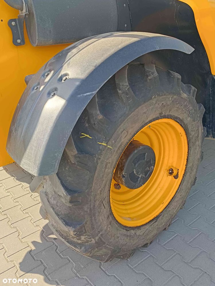 JCB 531-70 Hi-Viz - 14