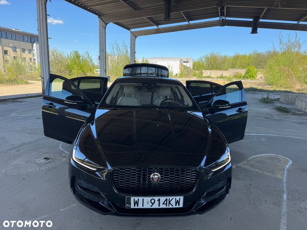 Jaguar XE 2.0 D180 HSE - 10