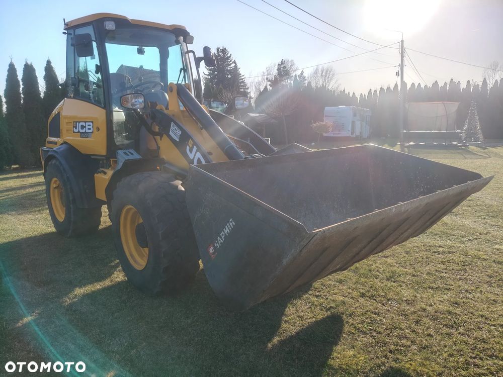 JCB 409 - 3