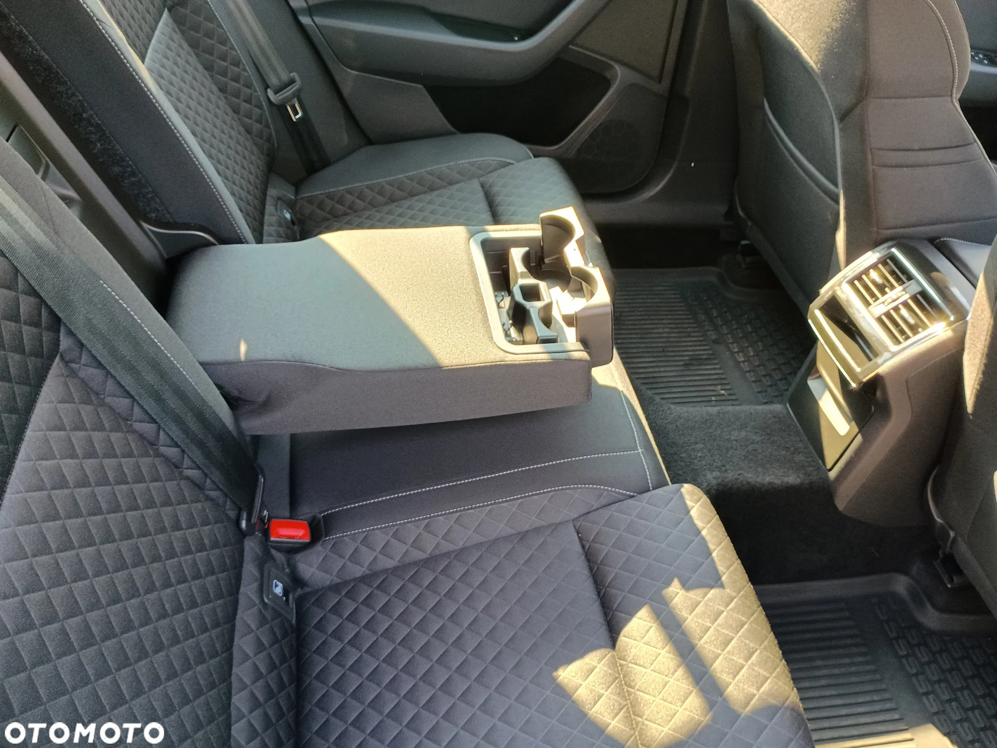 Skoda Superb 2.0 TDI Ambition DSG7 - 34
