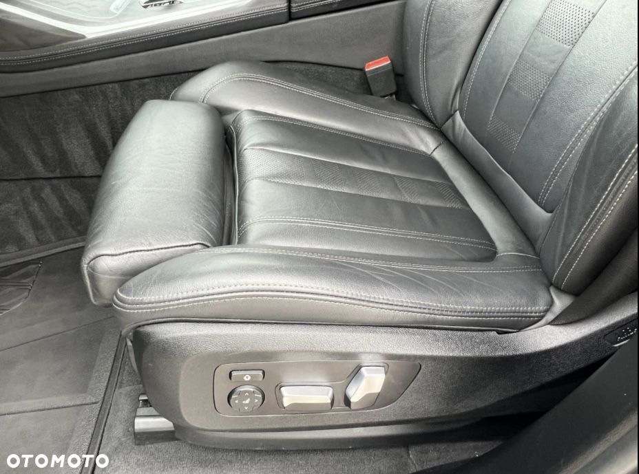 BMW X7 xDrive40i sport - 30