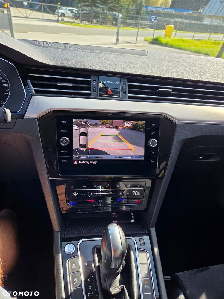 Volkswagen Passat - 15