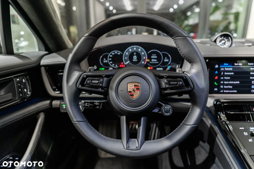 Porsche Panamera - 17