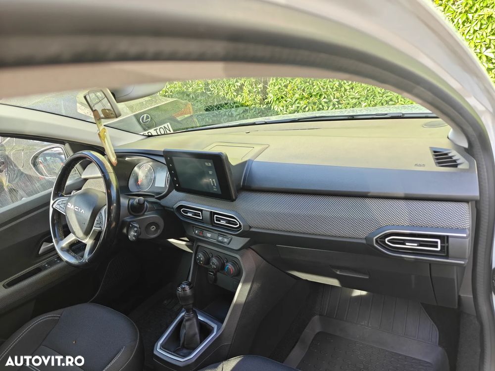Dacia Logan TCe 90 Essential - 3