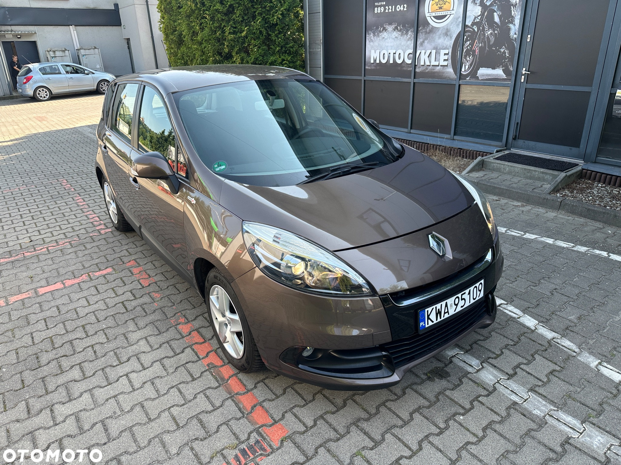 Renault Scenic 1.6 16V 110 TomTom Edition - 4