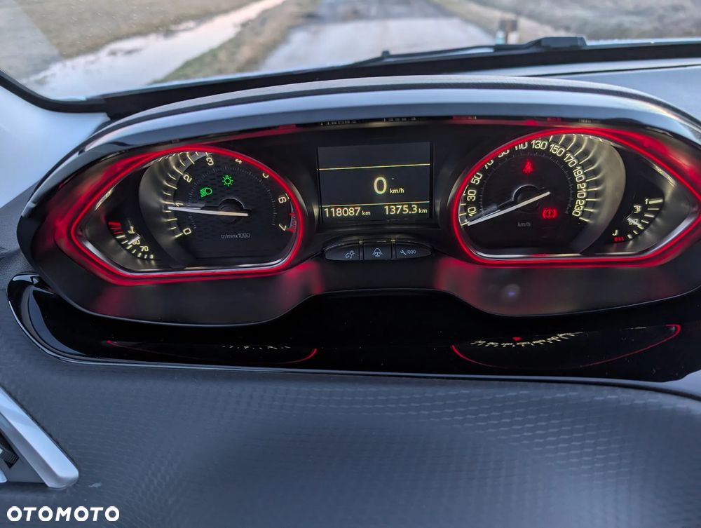 Peugeot 2008 PureTech 110 Stop&Start GT-Line Edition - 15