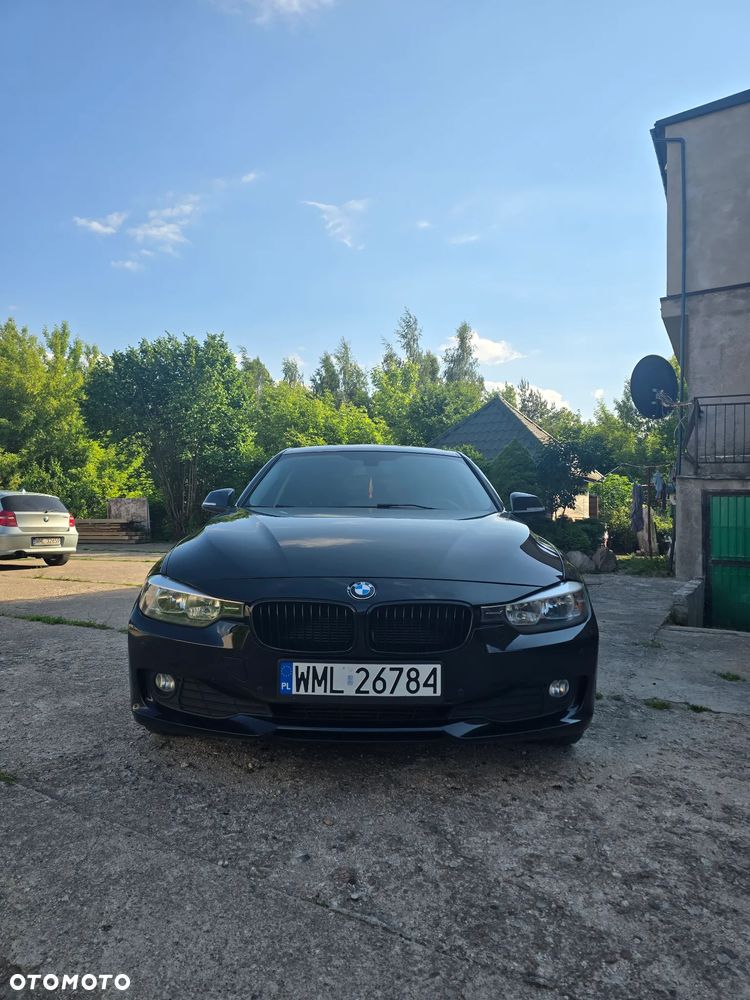 BMW Seria 3 318d DPF - 1