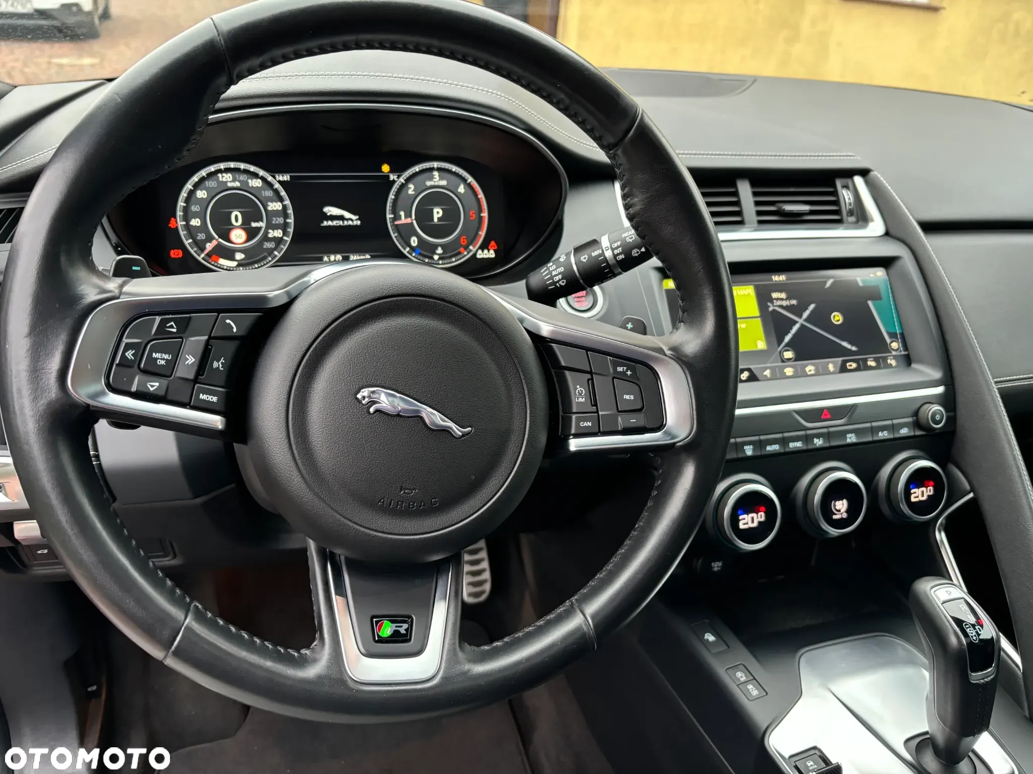 Jaguar E-Pace - 26