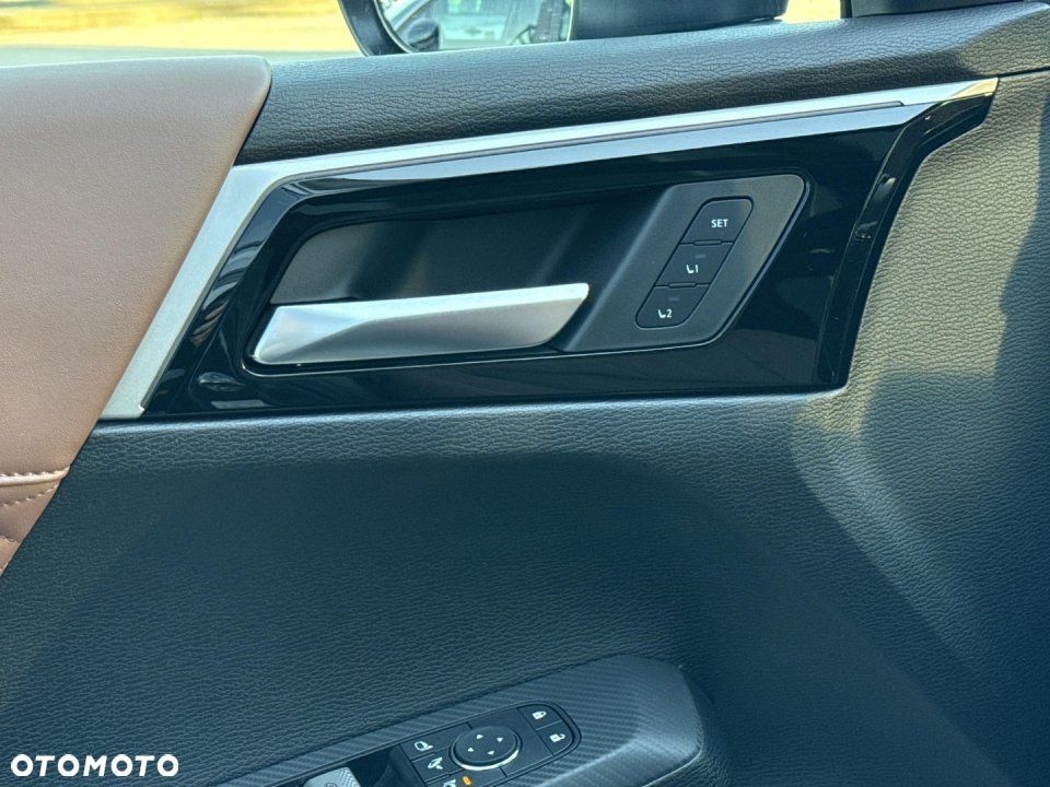 Mitsubishi Outlander - 16