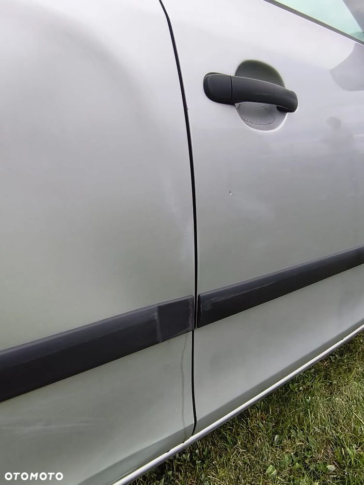 Skoda Fabia 1.4 16V Active - 10