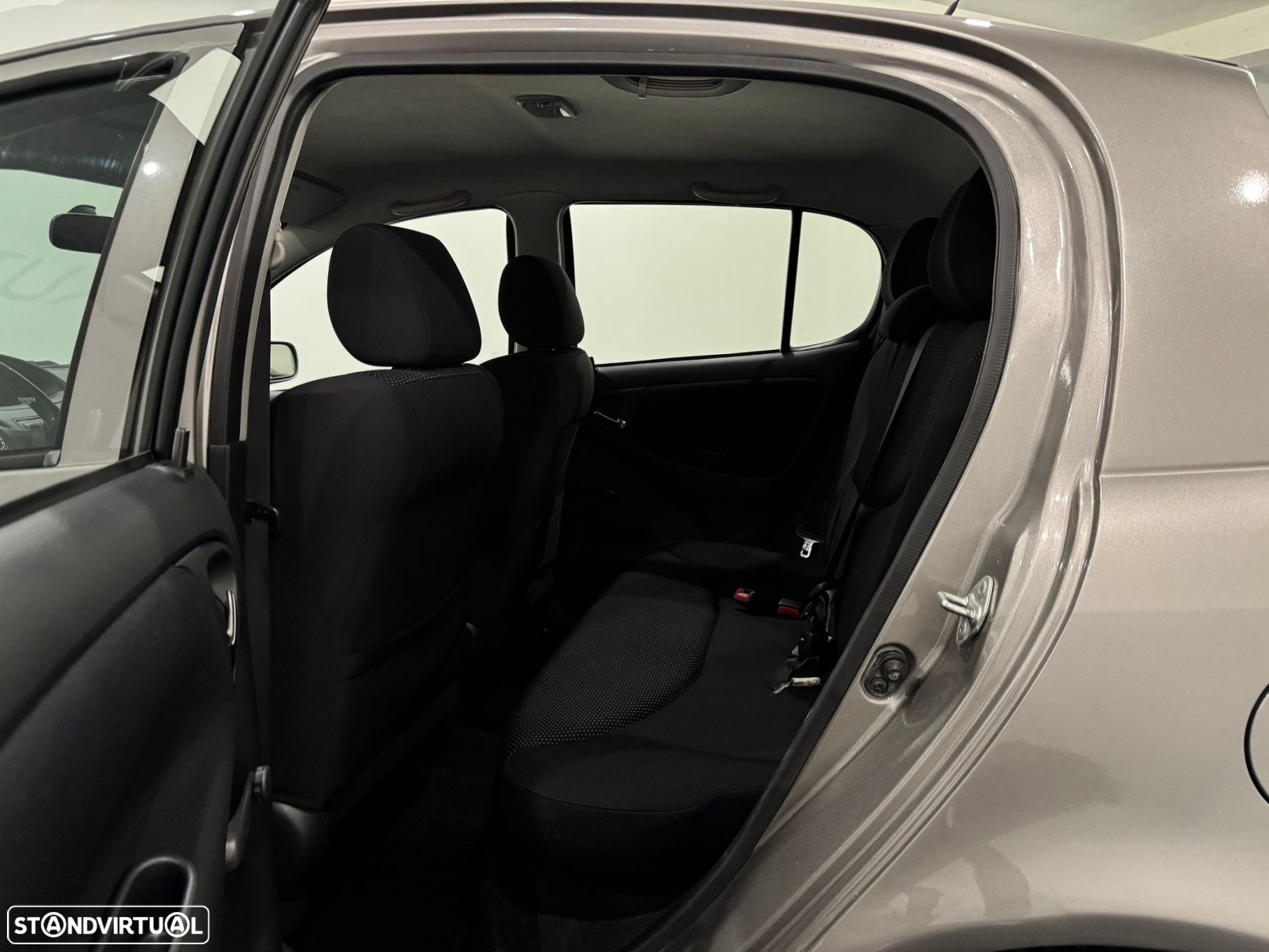 Toyota Yaris 1.5 T Sport AC - 33