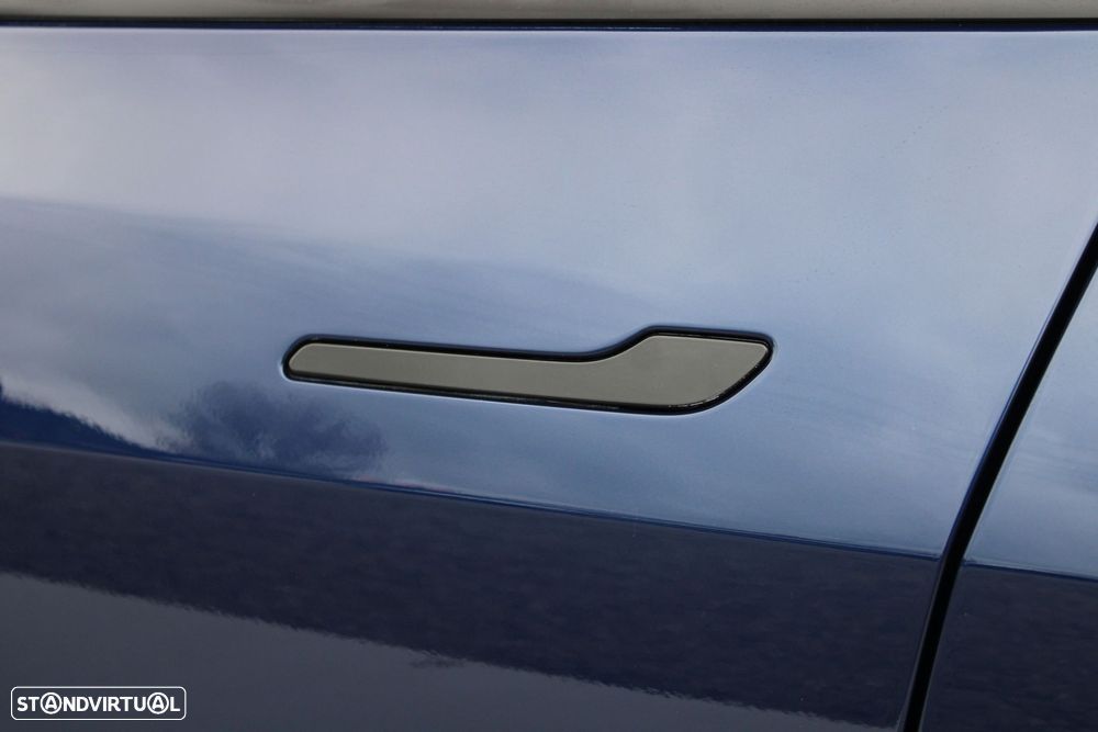 Tesla Model Y Long Range Dual Motor AWD - 17