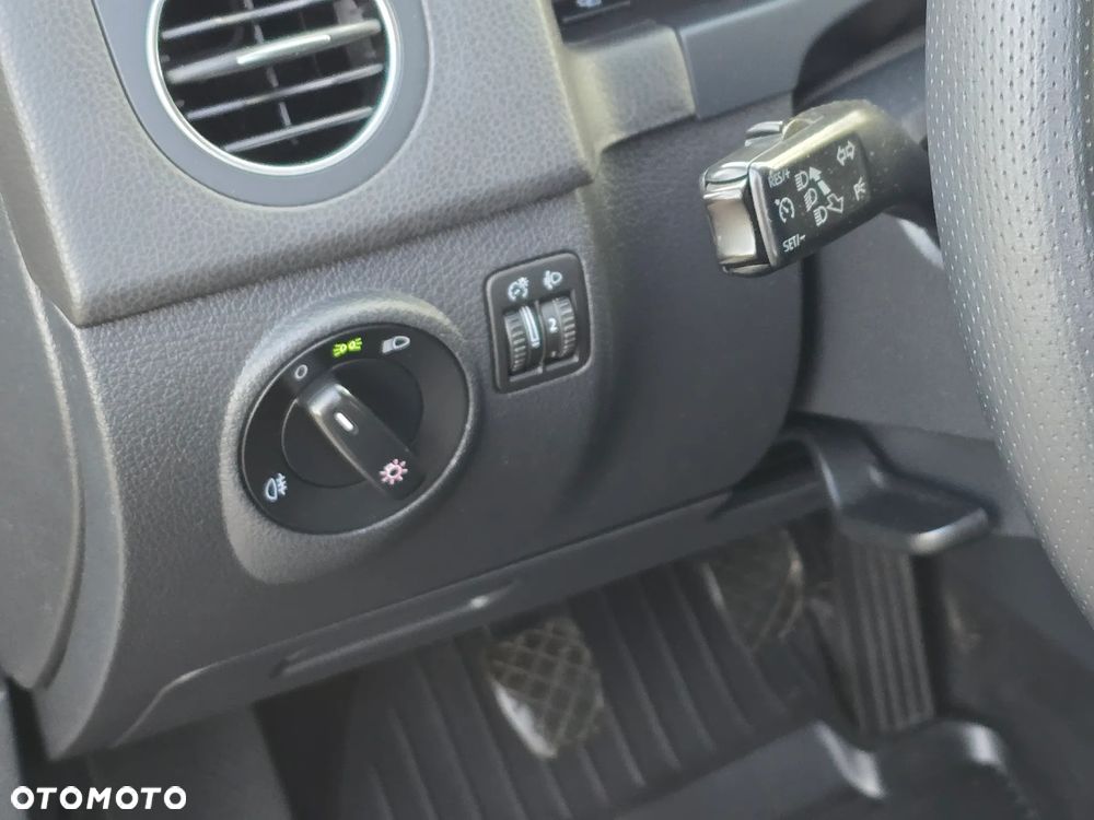 Volkswagen Golf Plus 2.0 TDI Comfortline - 25