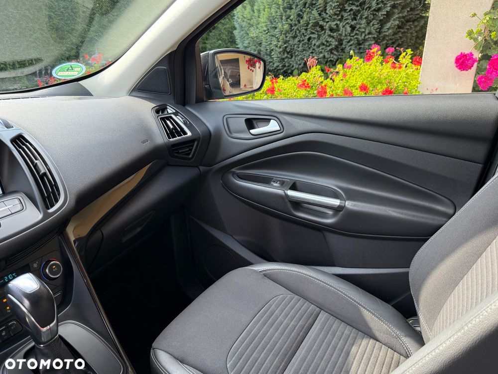Ford Kuga 2.0 TDCi AWD Titanium - 32