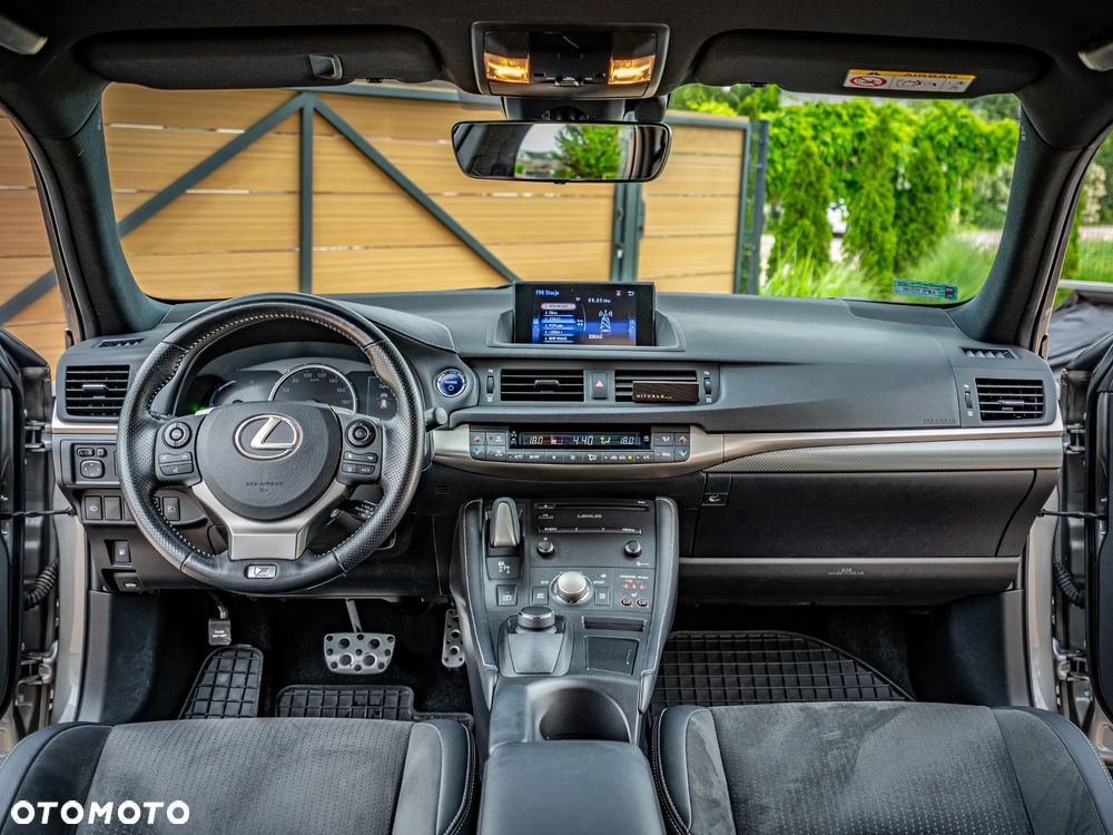 Lexus CT 200h F Sport Edition - 10