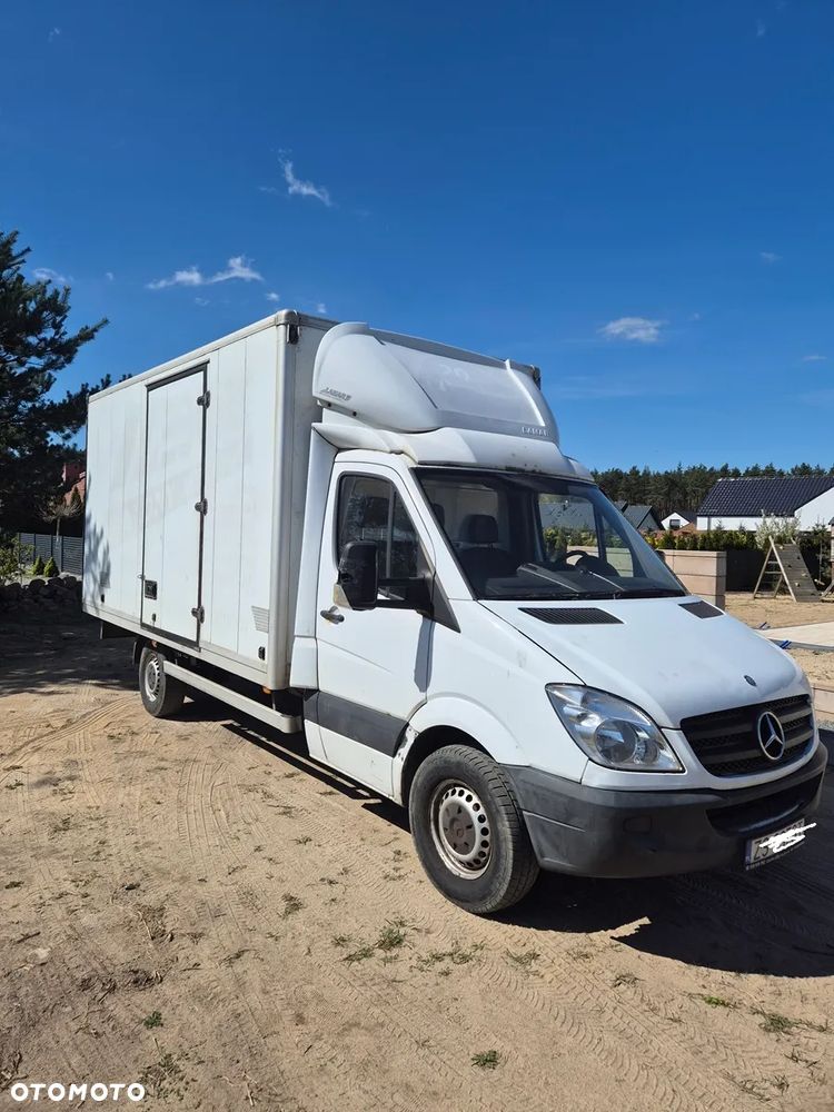 Mercedes-Benz Sprinter - 2