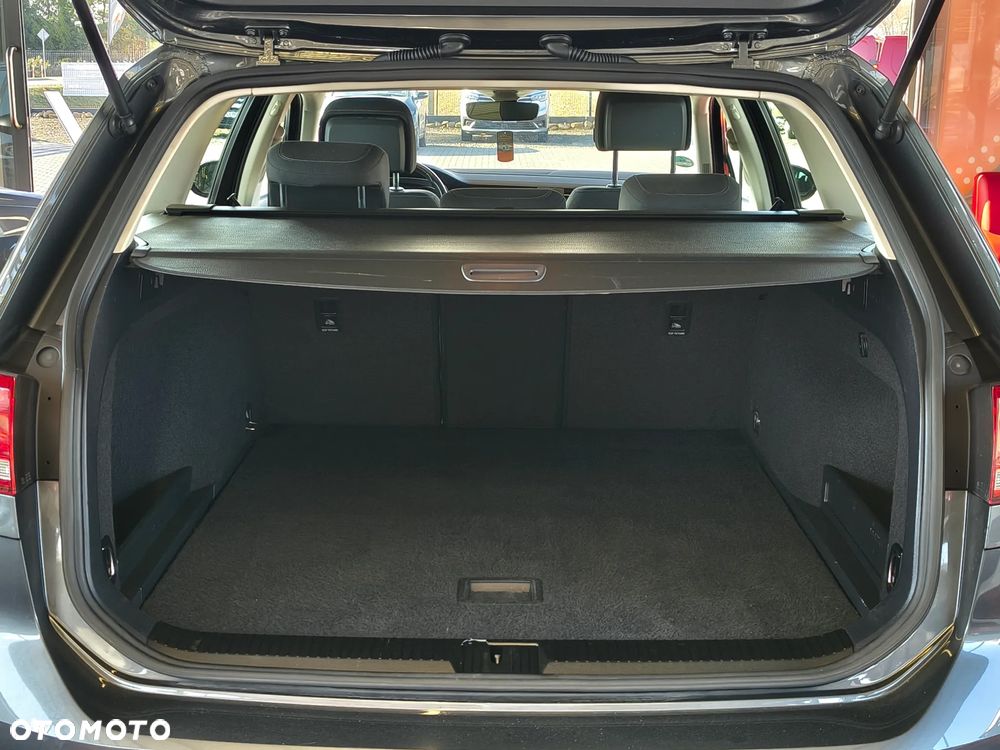 Volkswagen Passat 2.0 TDI SCR DSG Comfortline - 35