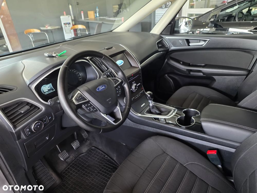 Ford Galaxy - 10