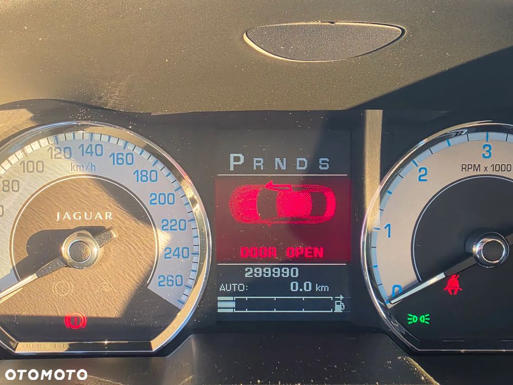 Jaguar XF 3.0 V6 D Premium Luxury - 27