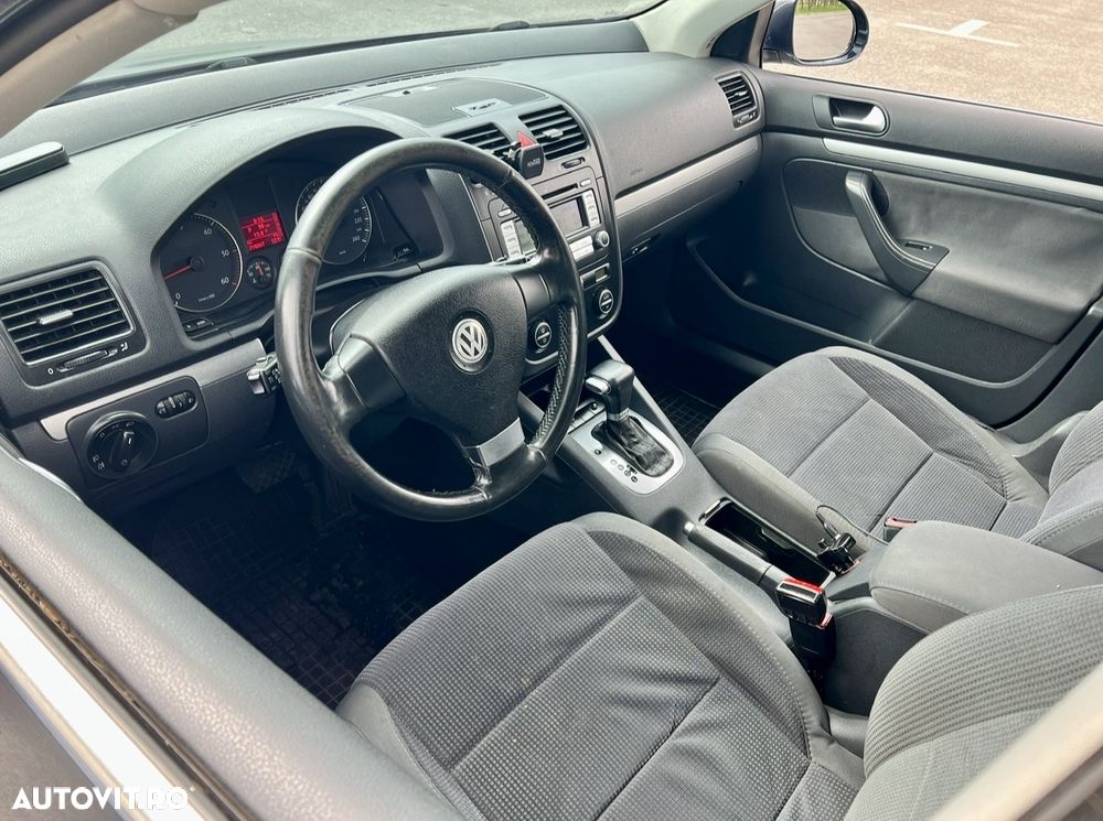 Volkswagen Golf 2.0 TDI Comfortline DSG - 16