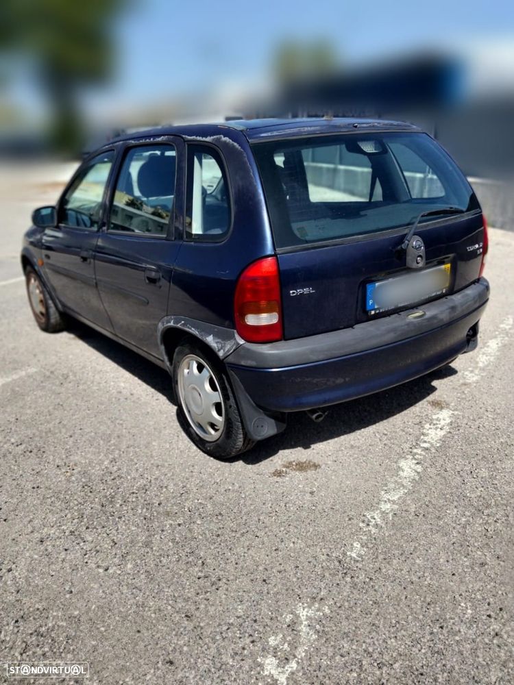 Opel Corsa 1.2 16V Swing - 4