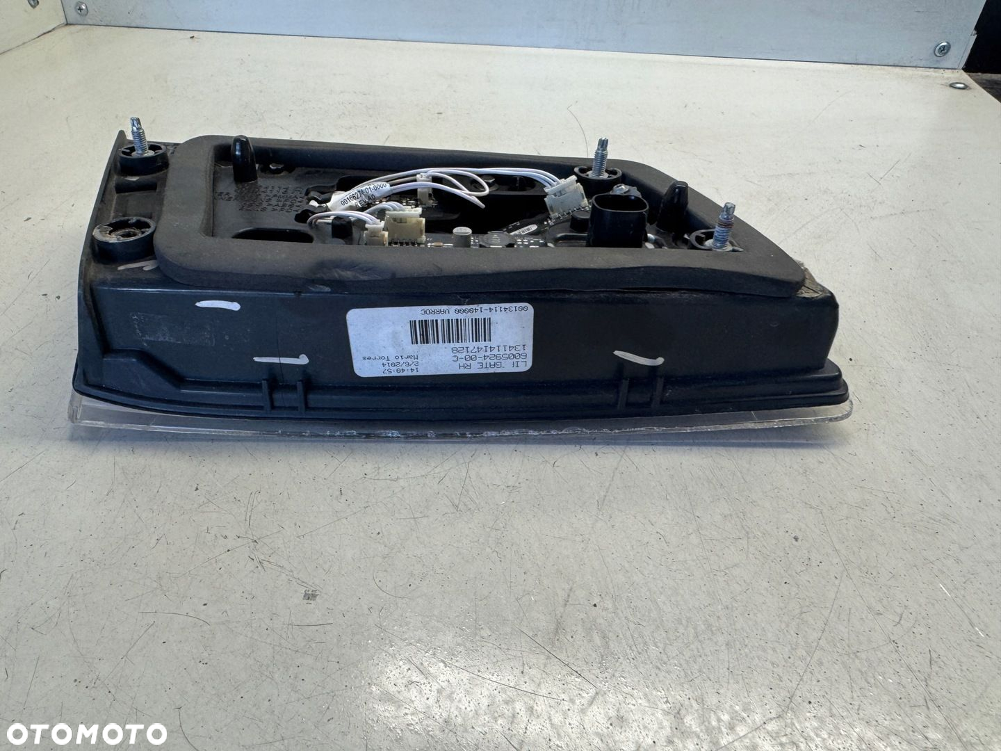 TESLA S LAMPA PRAWY TYŁ W KLAPĘ 6005924-00-C - 10