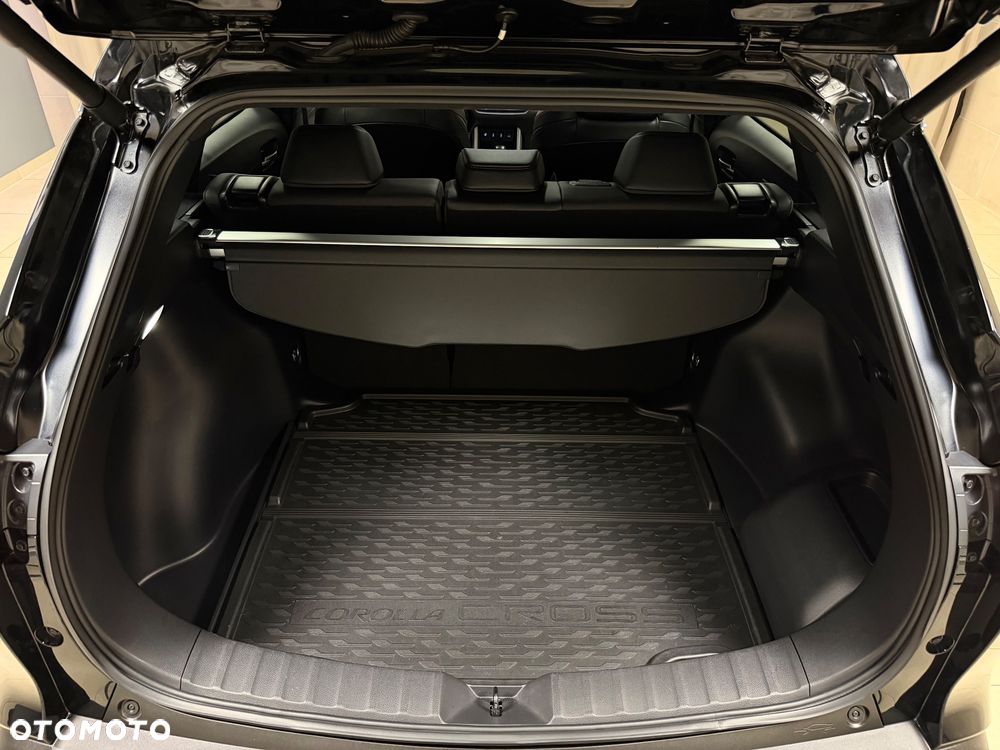 Toyota Corolla Cross 2.0 Hybrid Executive AWD - 32