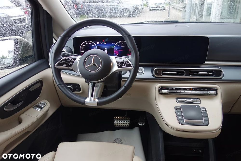 Mercedes-Benz Klasa V - 9