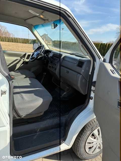 Volkswagen Transporter - 5