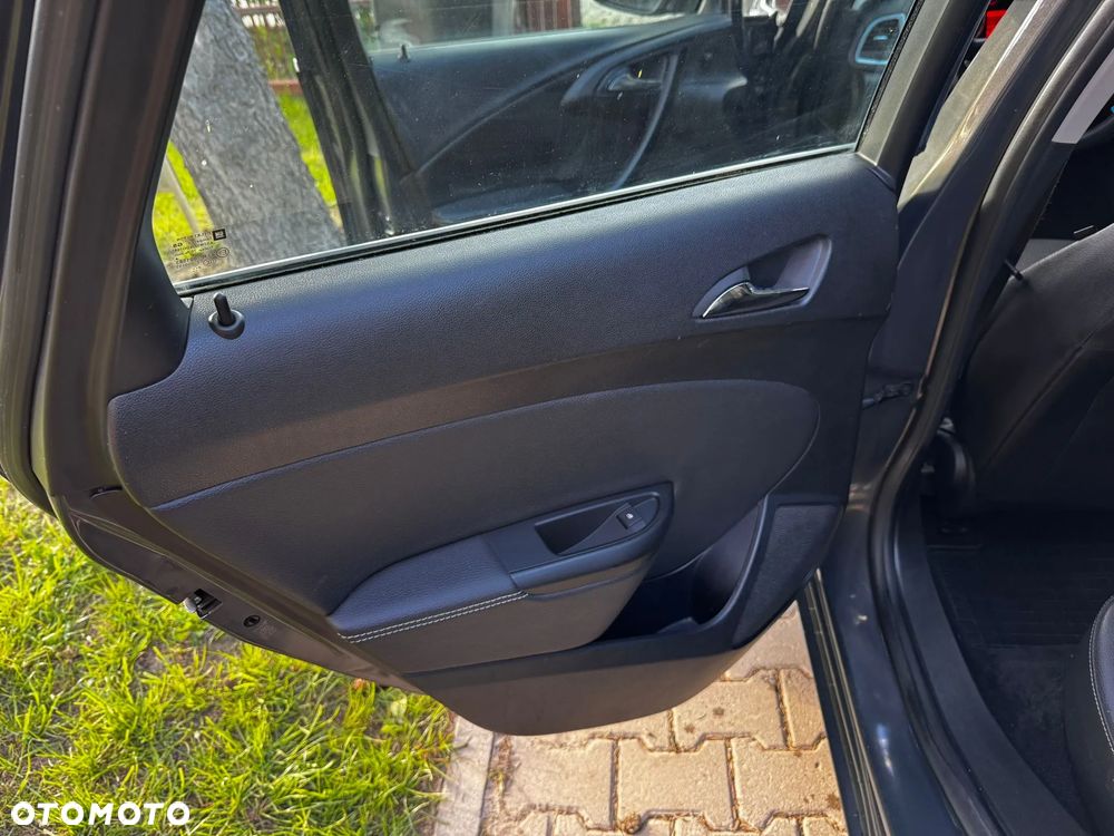 Opel Astra 1.4 Turbo Cosmo - 11
