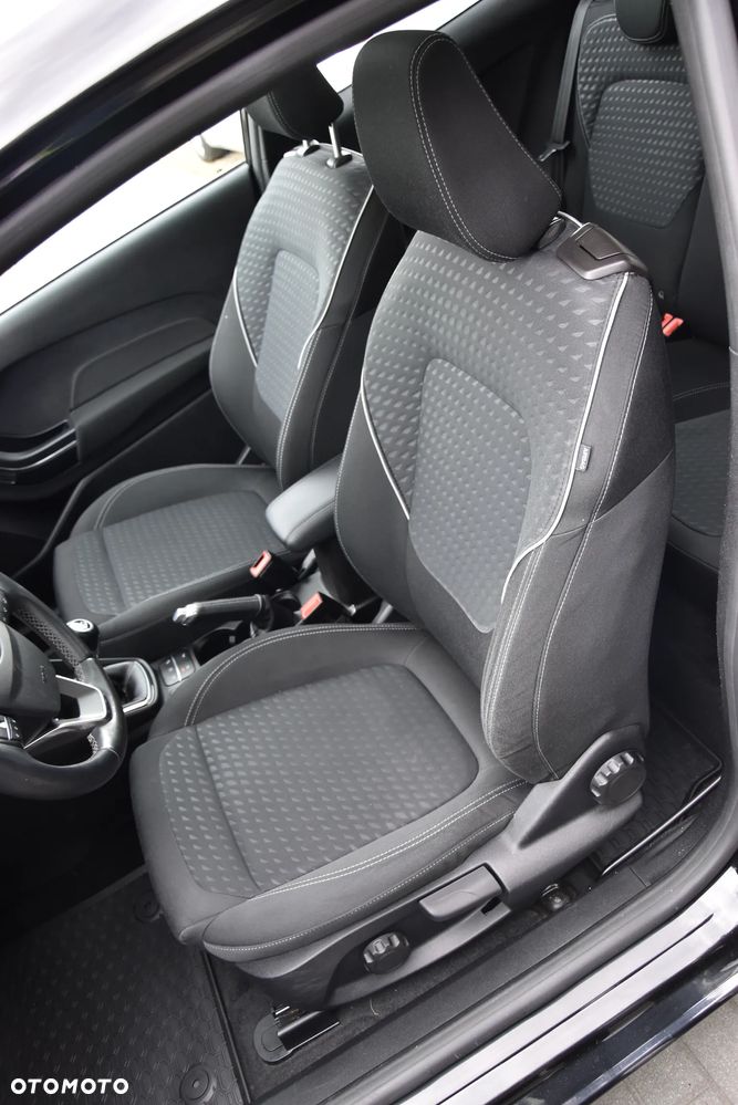 Ford Fiesta 1.0 EcoBoost Titanium - 19