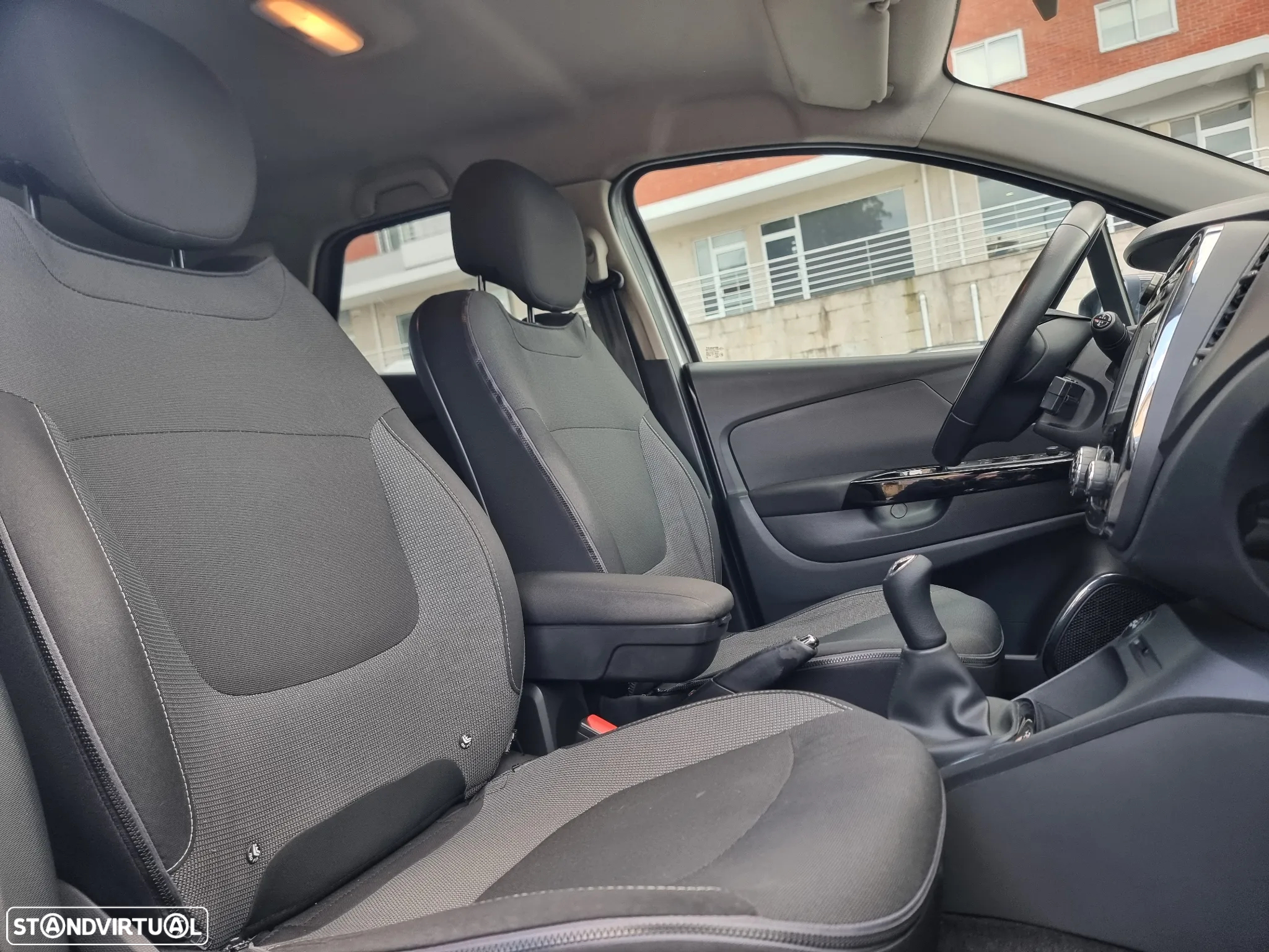 Renault Captur 0.9 TCE Exclusive - 17