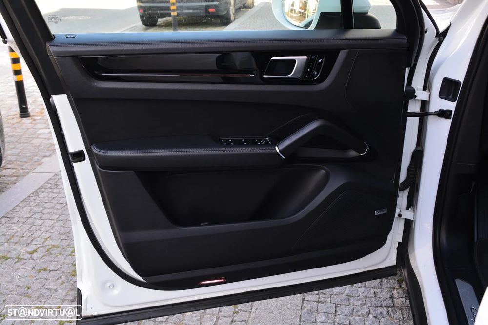 Porsche Cayenne E-Hybrid - 26