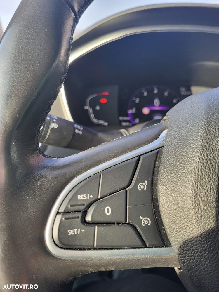 Renault Megane TCE 140 EDC Techno - 22