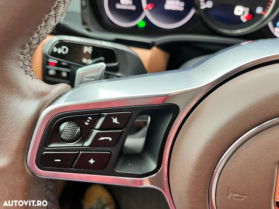 Porsche Cayenne - 9
