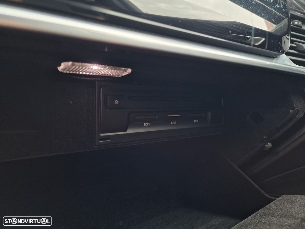 Porsche Panamera 4 E-Hybrid - 51