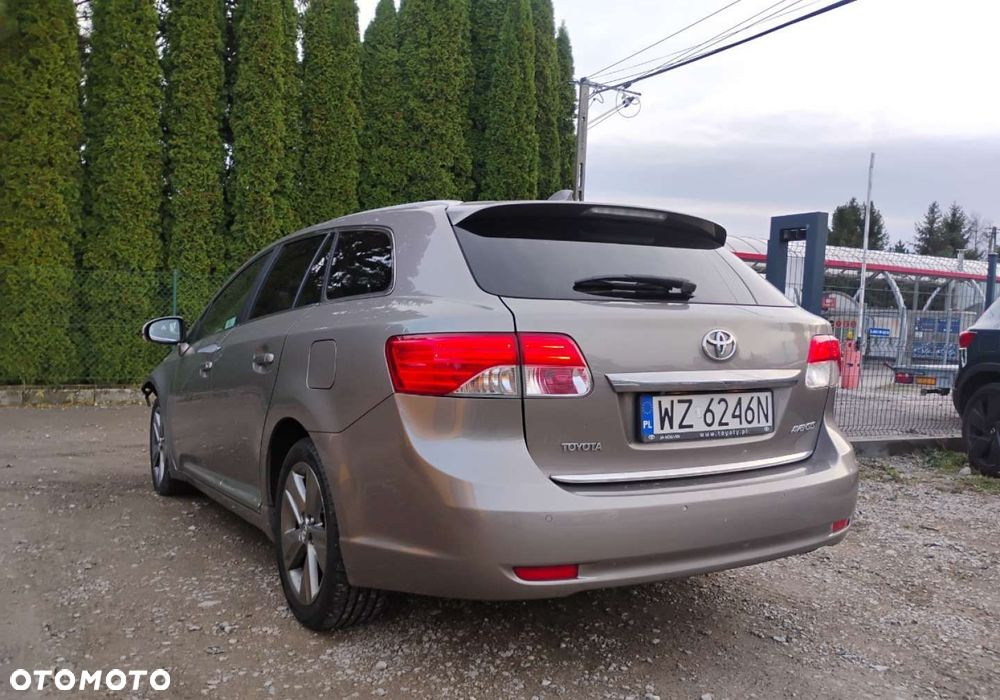 Toyota Avensis - 4
