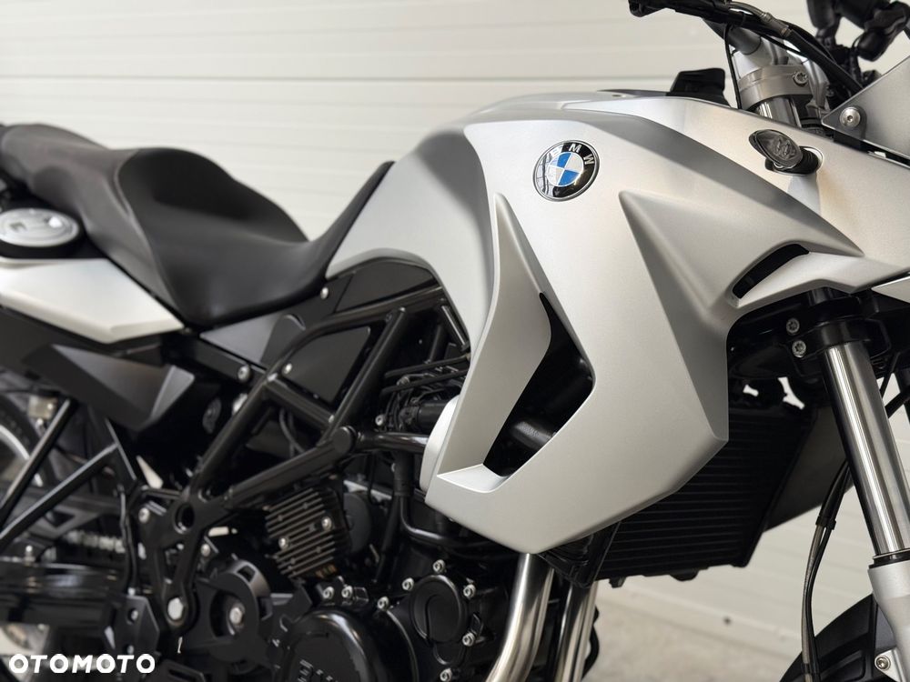 BMW F - 16