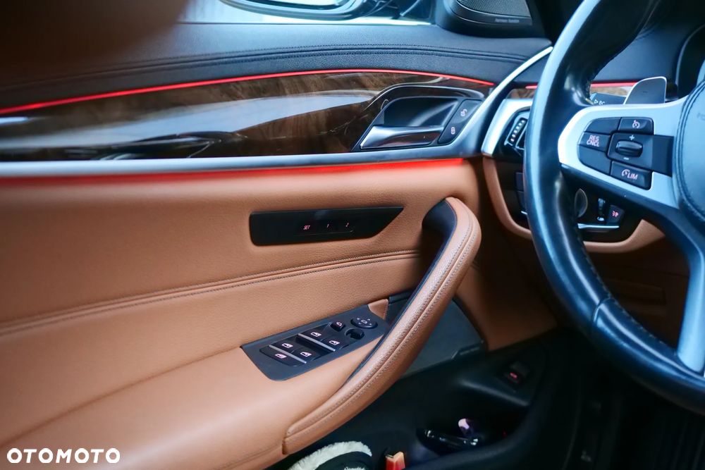 BMW Seria 5 520d Luxury Line - 13