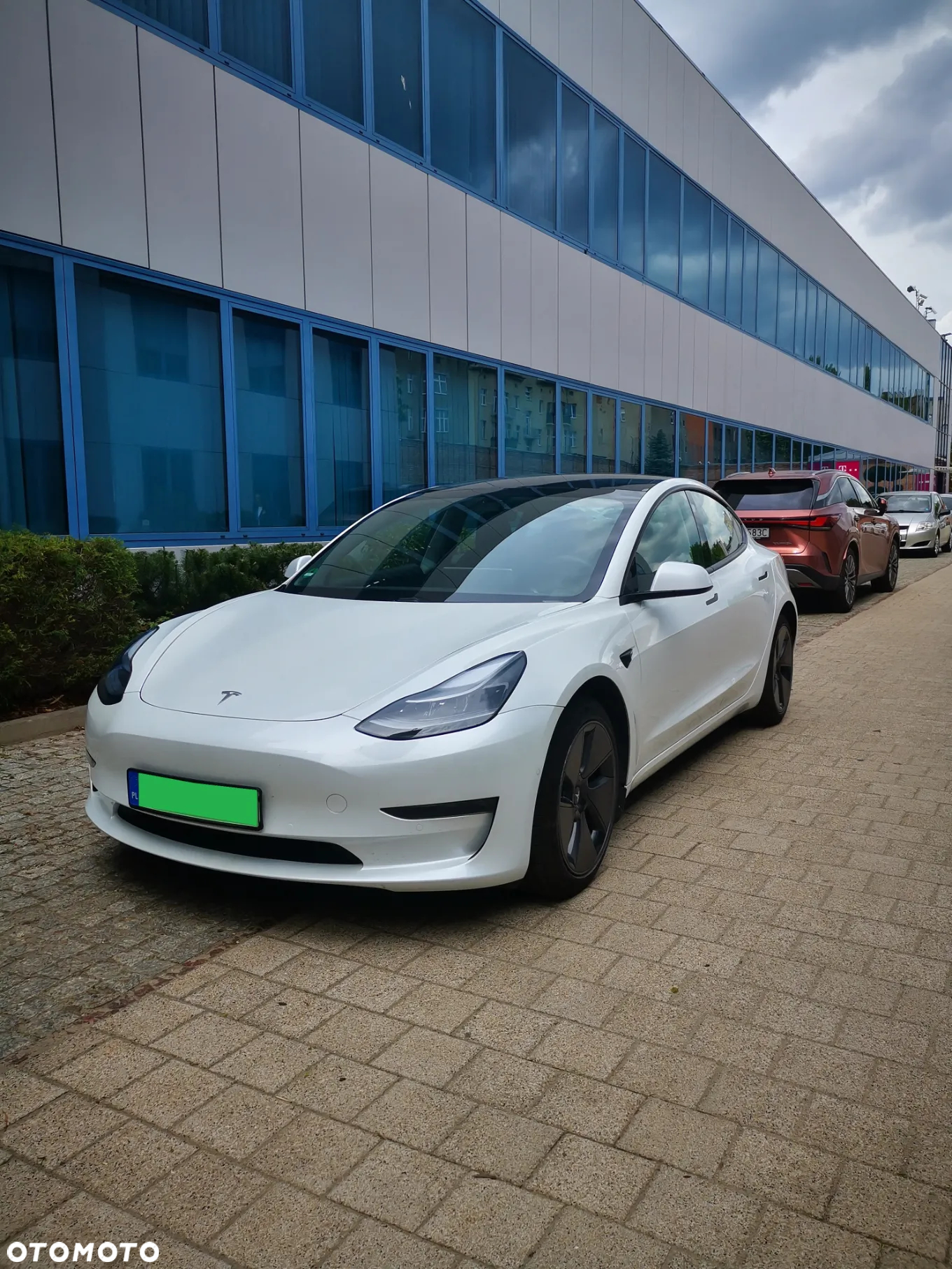 Tesla Model 3 - 3