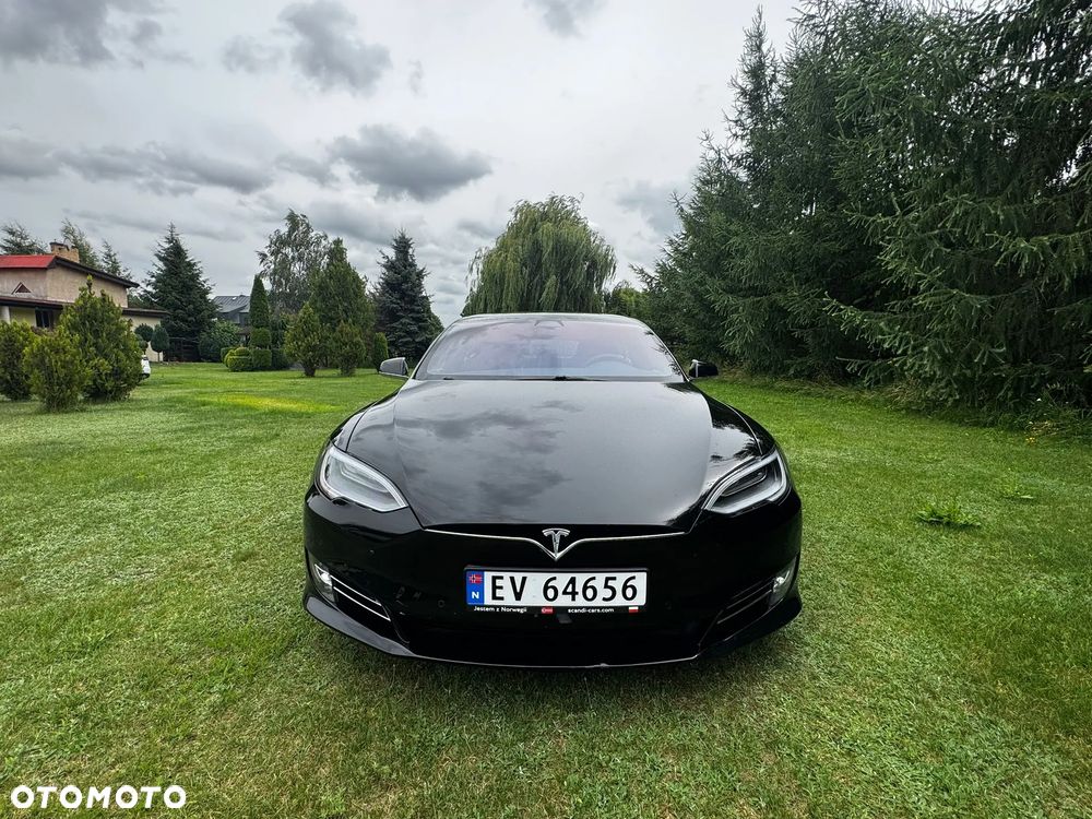 Tesla Model S - 3