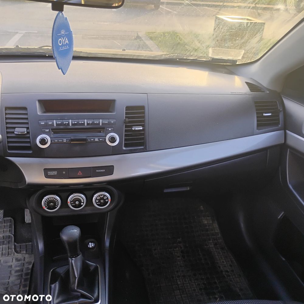 Mitsubishi Lancer - 15