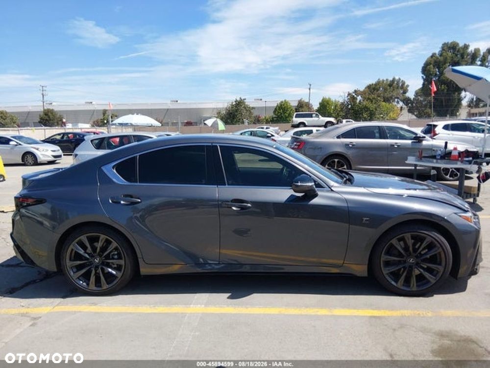 Lexus IS - 7