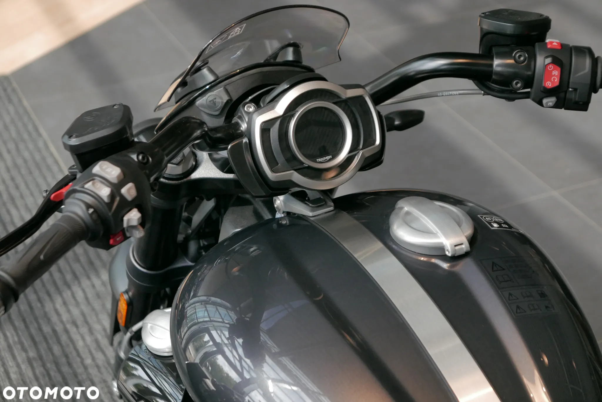 Triumph Rocket - 7