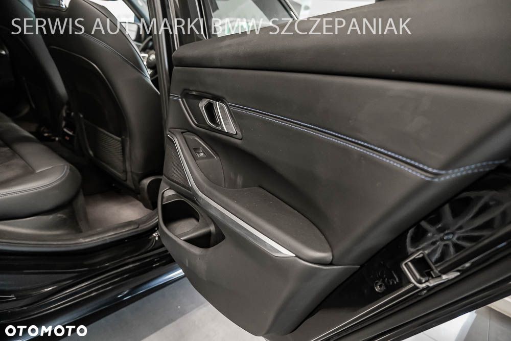 BMW Seria 3 320d xDrive mHEV M Sport sport - 25