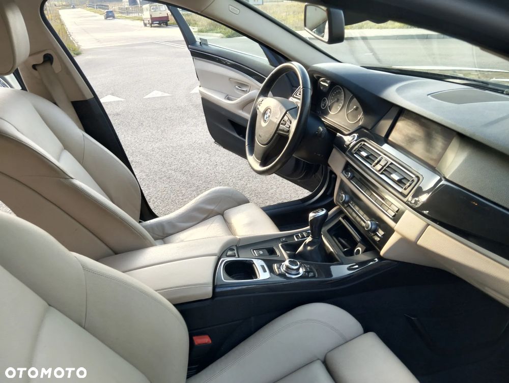 BMW Seria 5 520d Touring Luxury Line - 18