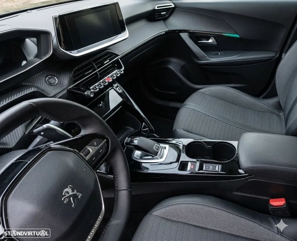 Peugeot 2008 1.2 PureTech Allure EAT8 - 3