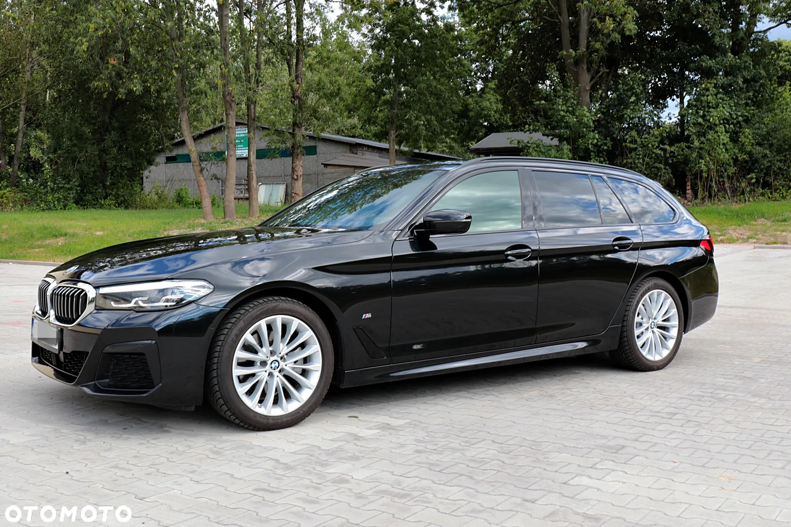 BMW Seria 5 520d Touring M Sport Edition - 3